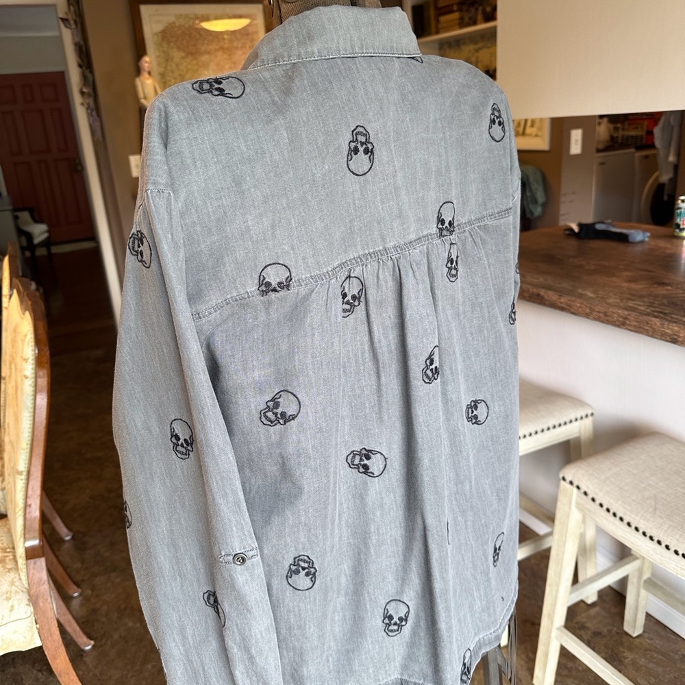 Gray Skull Print Women’s Button Up Shirt - Picture 4 of 6